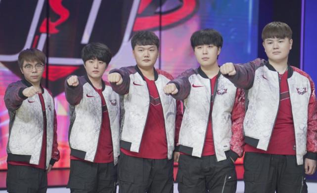 以强劲的表 以强劲的表